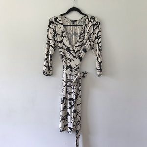 XS Banana Republic Print Wrap Dress